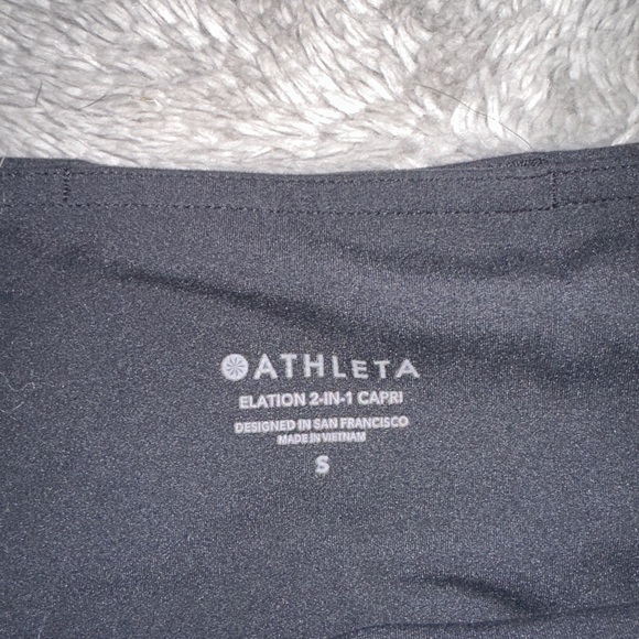 Athleta 2 in 1 Capri 7/8 length - Picture 2 of 6